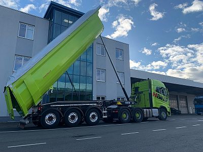 Návěs s vanovou korbou