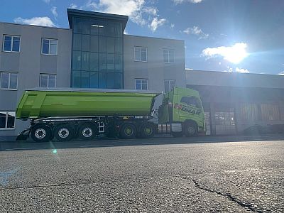 Návěs s vanovou korbou