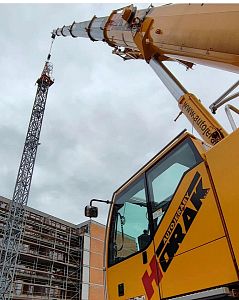 Pronájem autojeřábů s obsluhou pro montážní práce