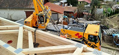 Pronájem autojeřábů s obsluhou pro montážní práce